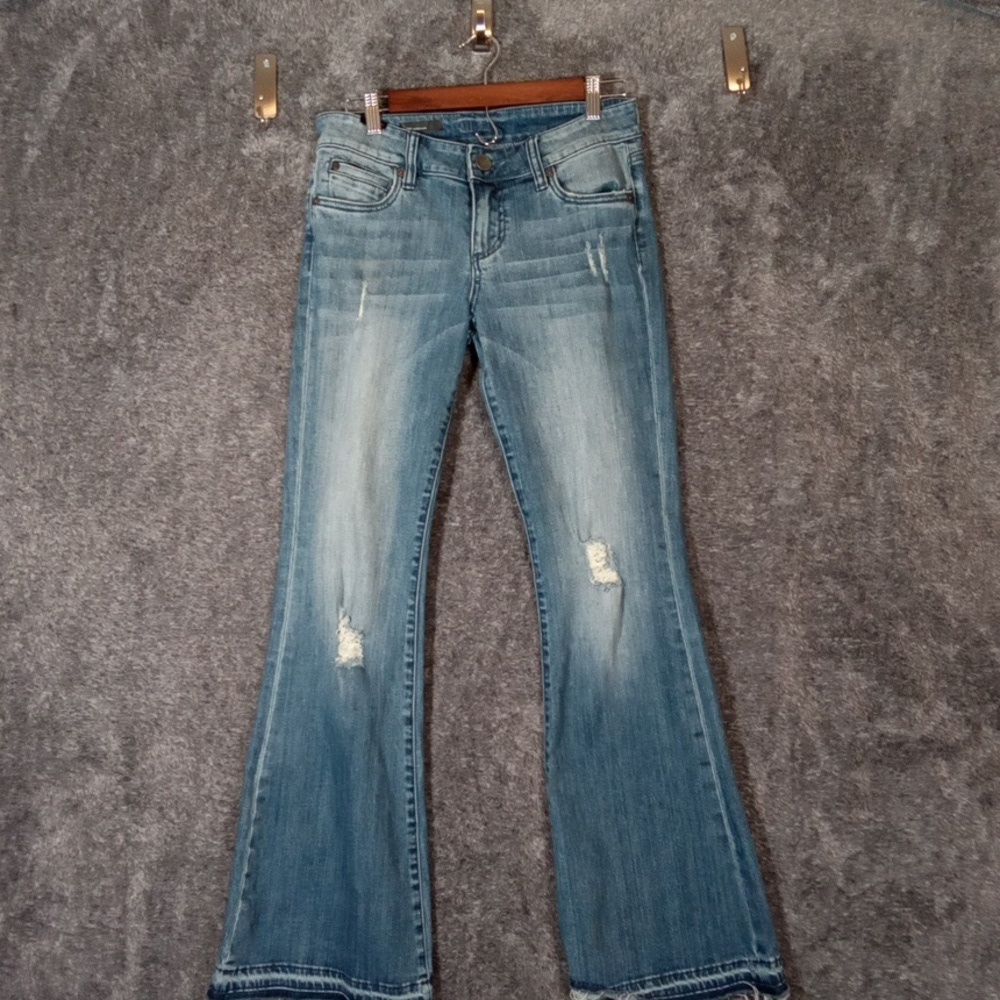 Kut From The Cloth Elena Super Flare Raw Hem Mid Rise  Long Womens 4 - Picture 3 of 12